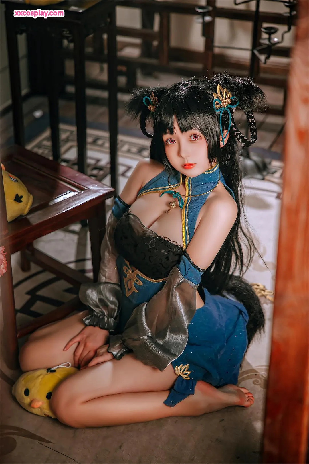 Hina Jiao as Ooshio in Blue Qipao - Azur Lane Cosplay